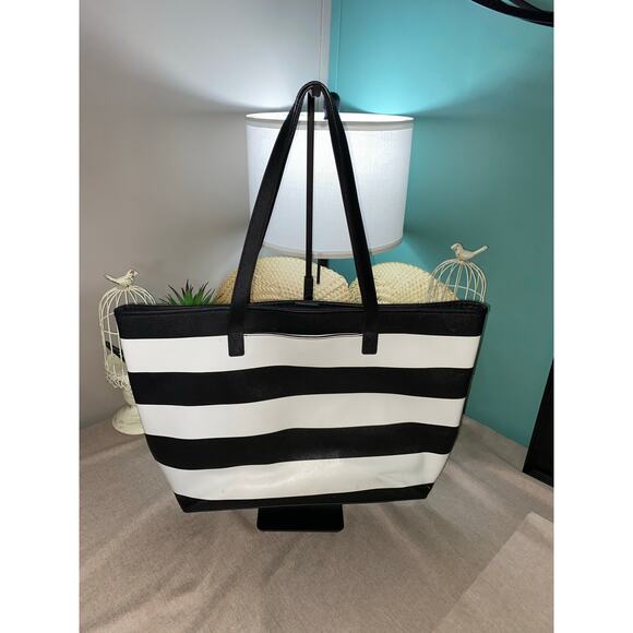 Michael Kors Large Black & White Striped Tote Bag with Gold Logo Hardware - Picture 3 of 12